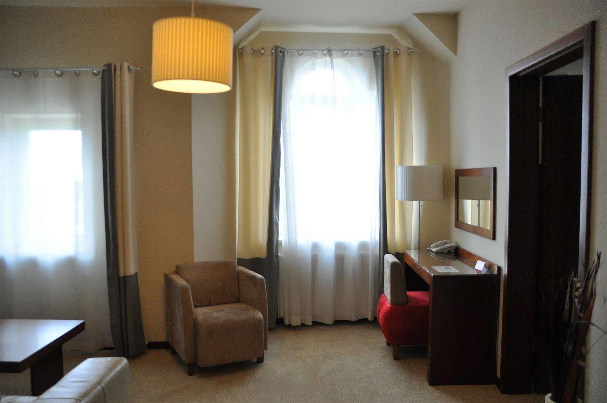 Hotel Atrium Эльблонг Экстерьер фото