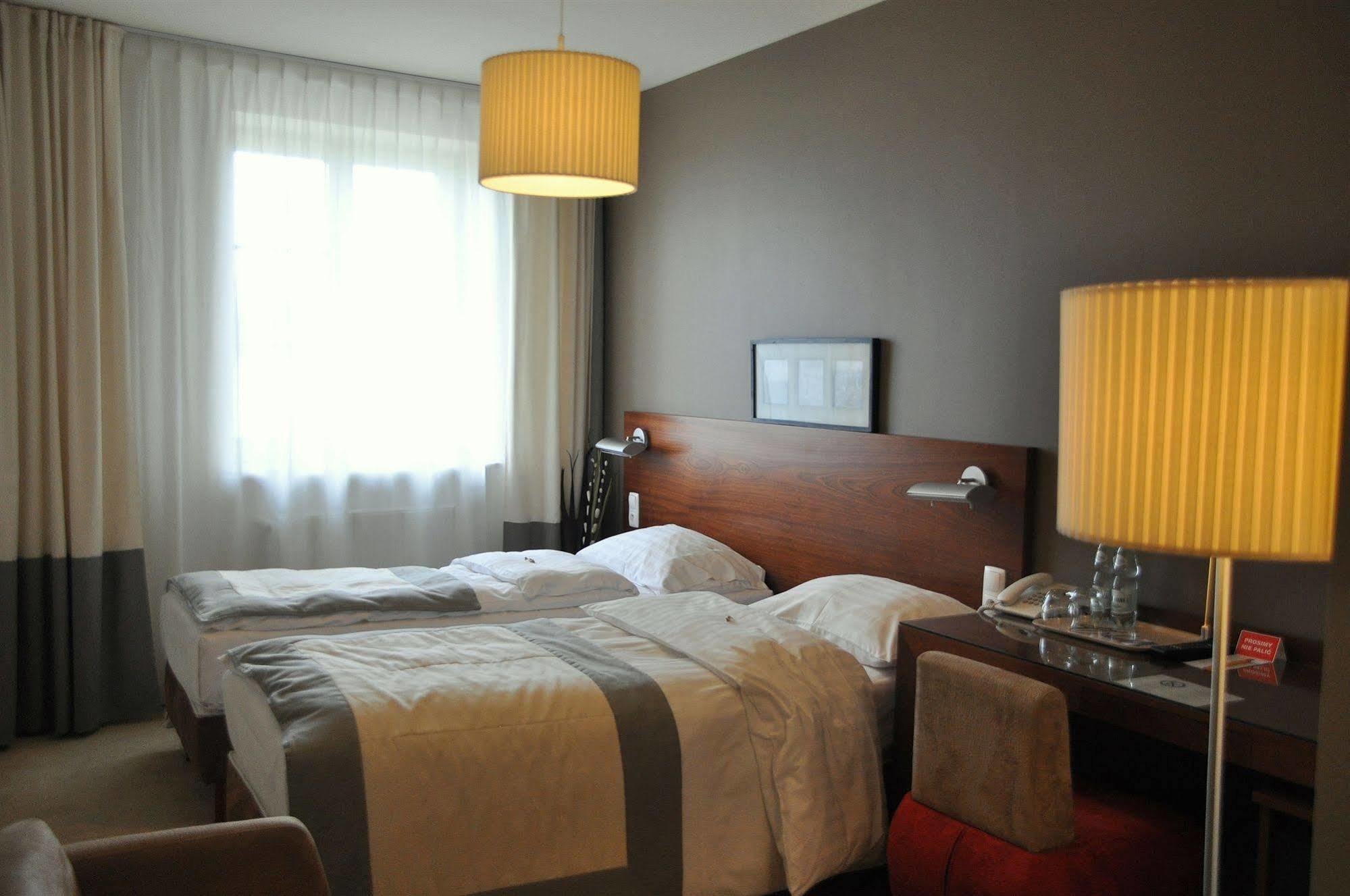 Hotel Atrium Эльблонг Экстерьер фото