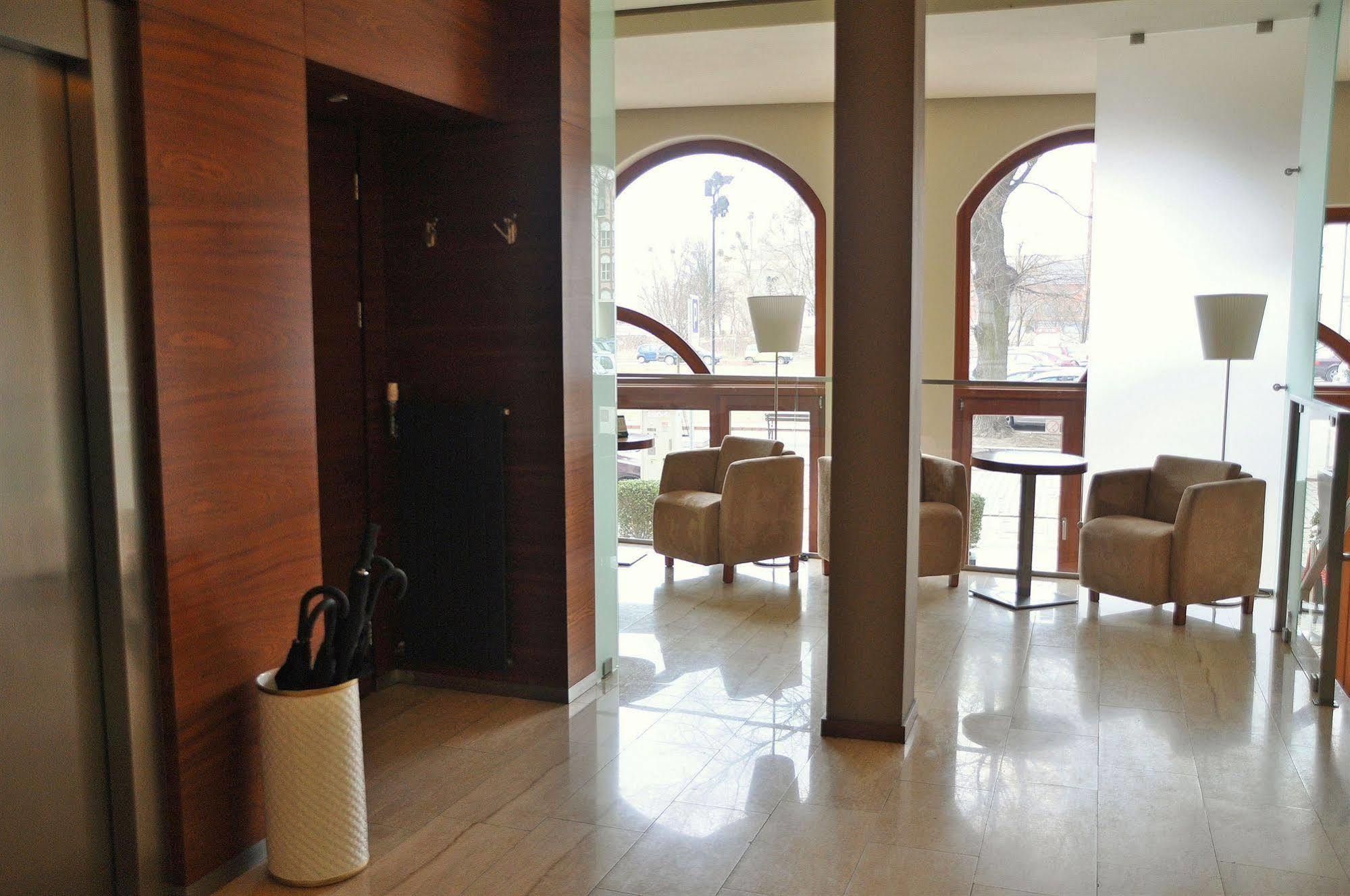 Hotel Atrium Эльблонг Экстерьер фото